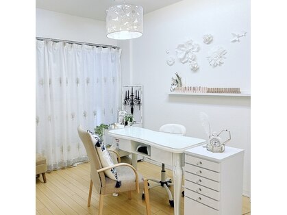 Y Nail（ワイ　ネイル）店舗内装写真